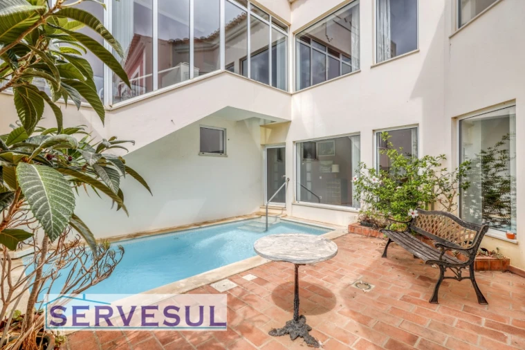 Moradia T4 para Venda em Estômbar e Parchal Foto 1