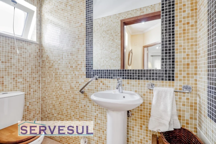 Moradia T4 para Venda em Estômbar e Parchal Foto 25