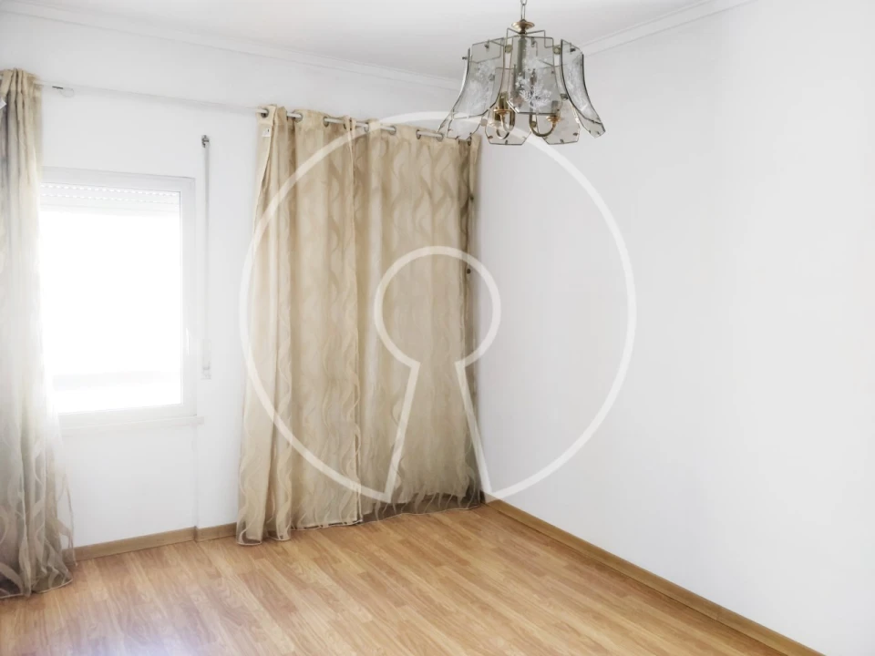 Apartamento T3 para Arrendamento em Costa da Caparica Foto 8