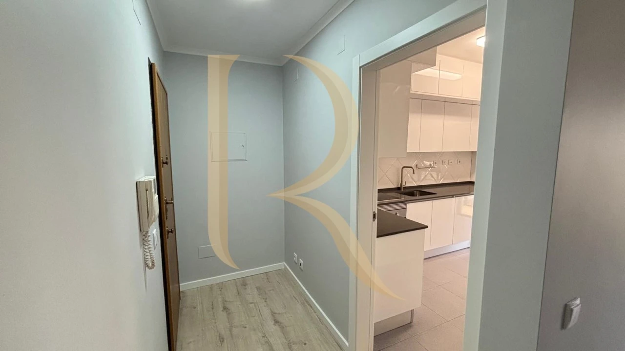 Apartamento T2 para Venda em Caparica e Trafaria Foto 3