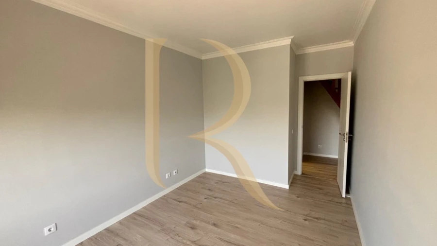 Apartamento T2 para Venda em Caparica e Trafaria Foto 7