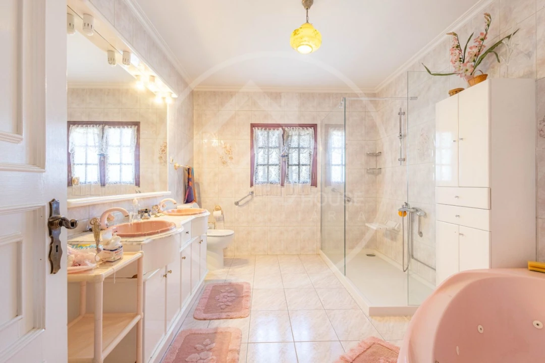 Moradia T3 para Venda em Bustelo Foto 9