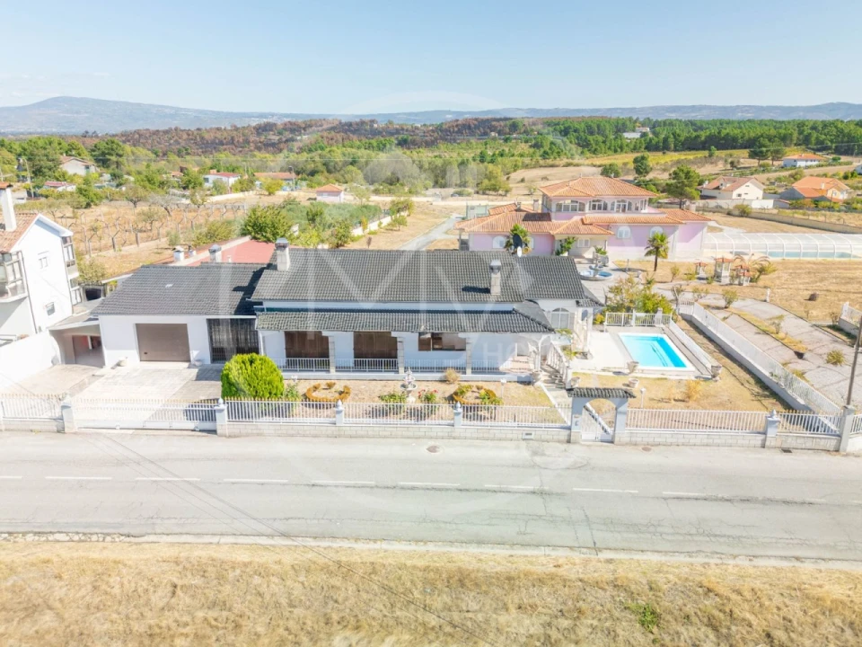 Moradia T3 para Venda em Bustelo Foto 14