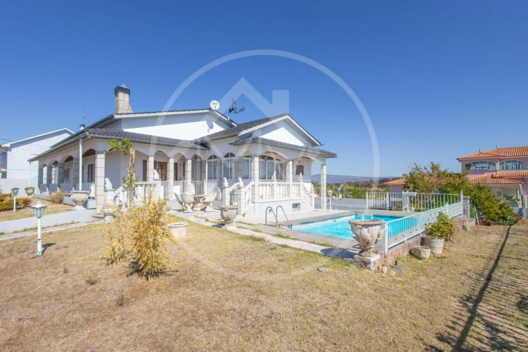 Moradia T3 para Venda em Bustelo Foto 15