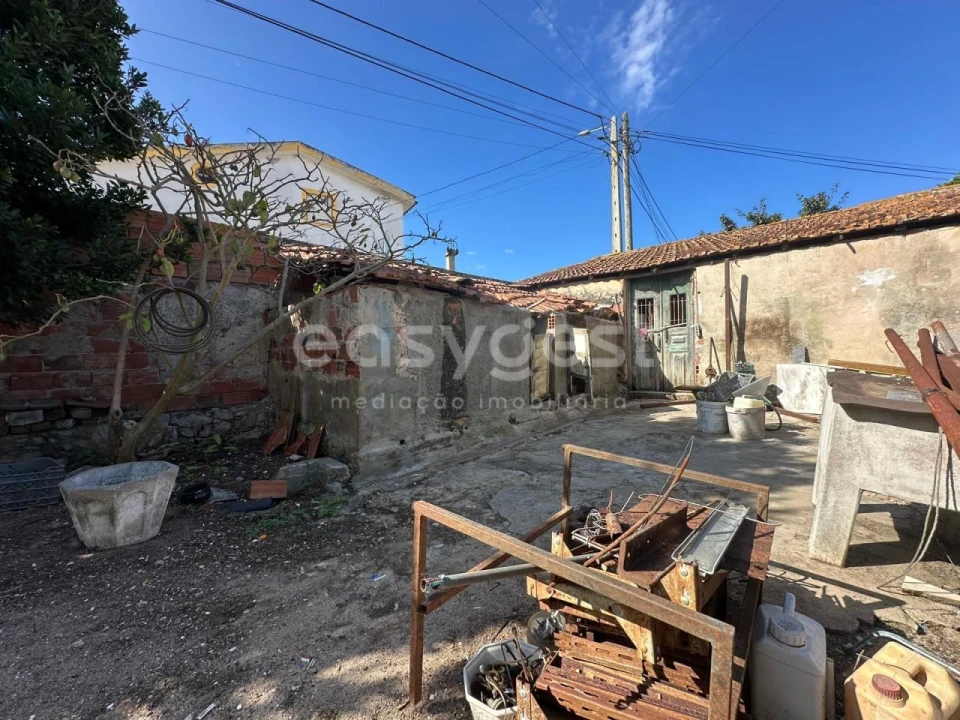 Moradia T2 para Venda em Valado dos Frades Foto 14