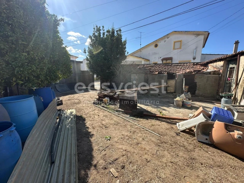 Moradia T2 para Venda em Valado dos Frades Foto 17