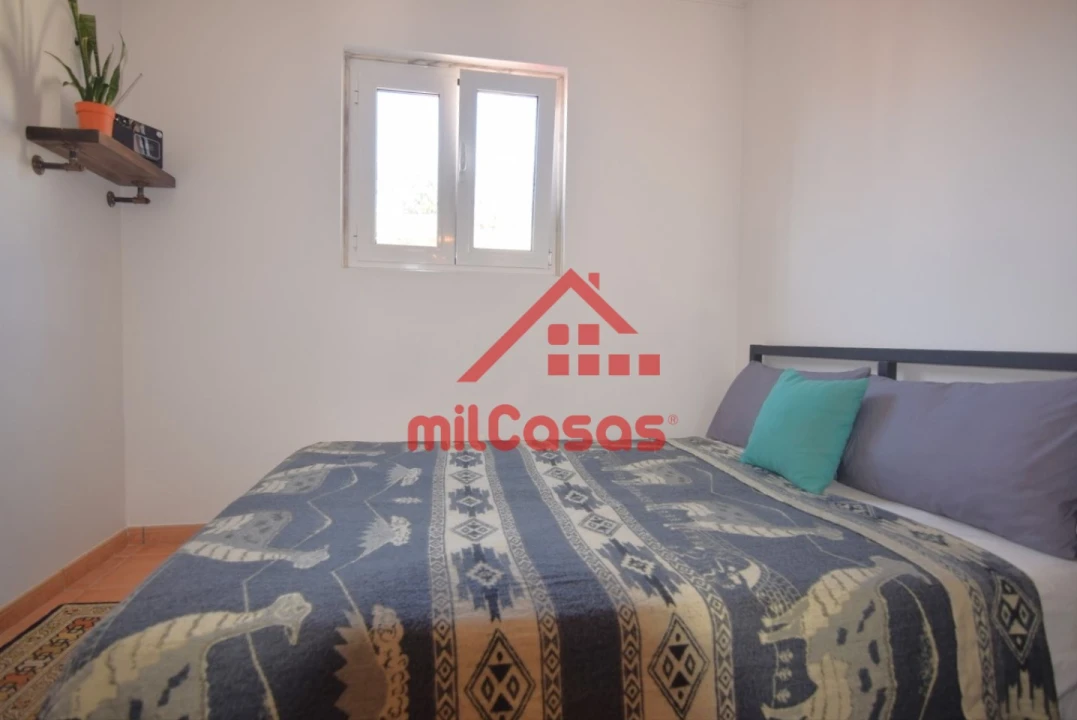 Moradia T4 para Venda em Encarnação Foto 11