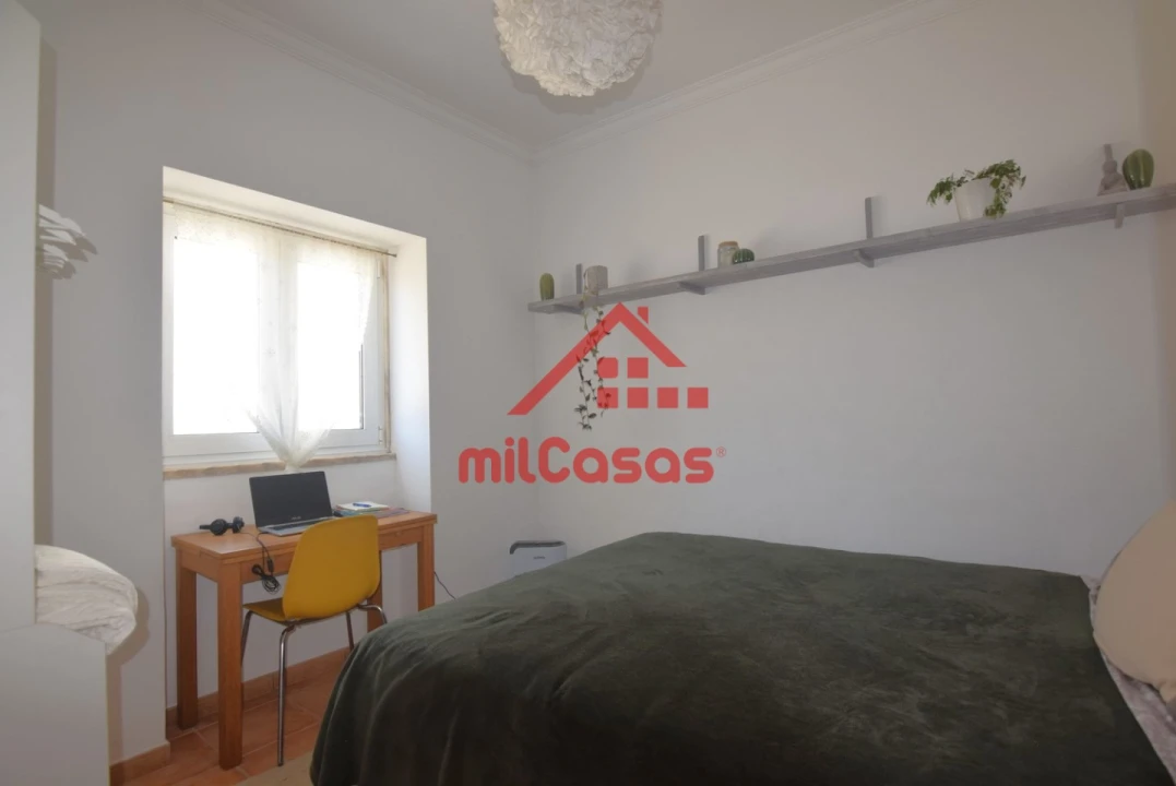 Moradia T4 para Venda em Encarnação Foto 15