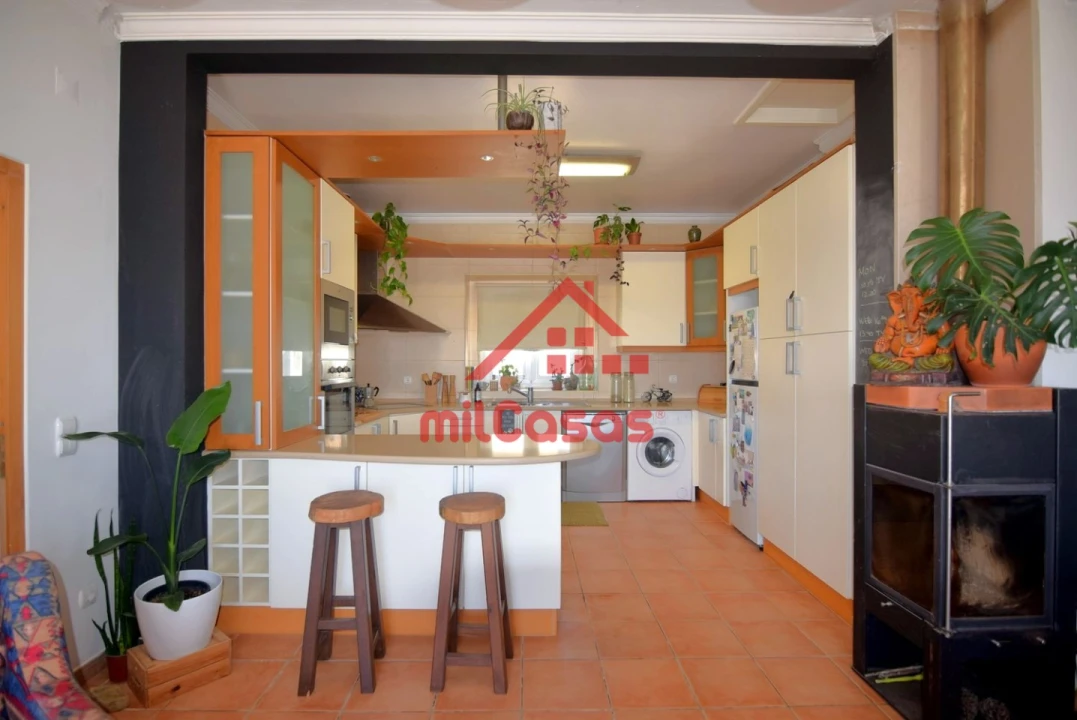 Moradia T4 para Venda em Encarnação Foto 4