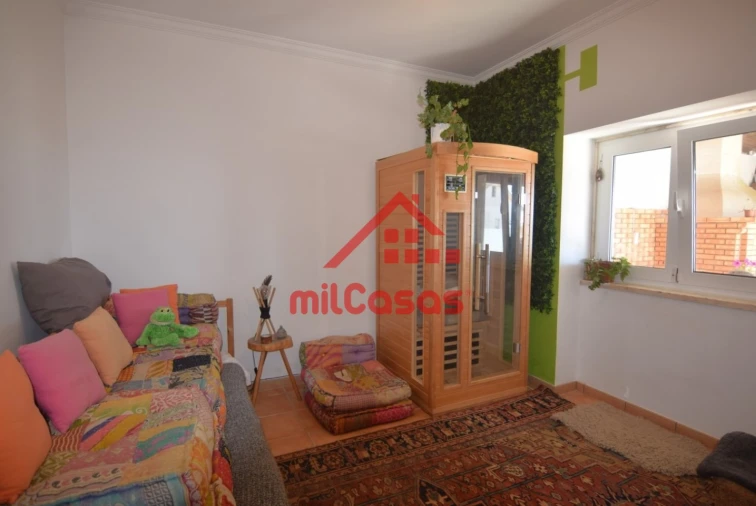 Moradia T4 para Venda em Encarnação Foto 13