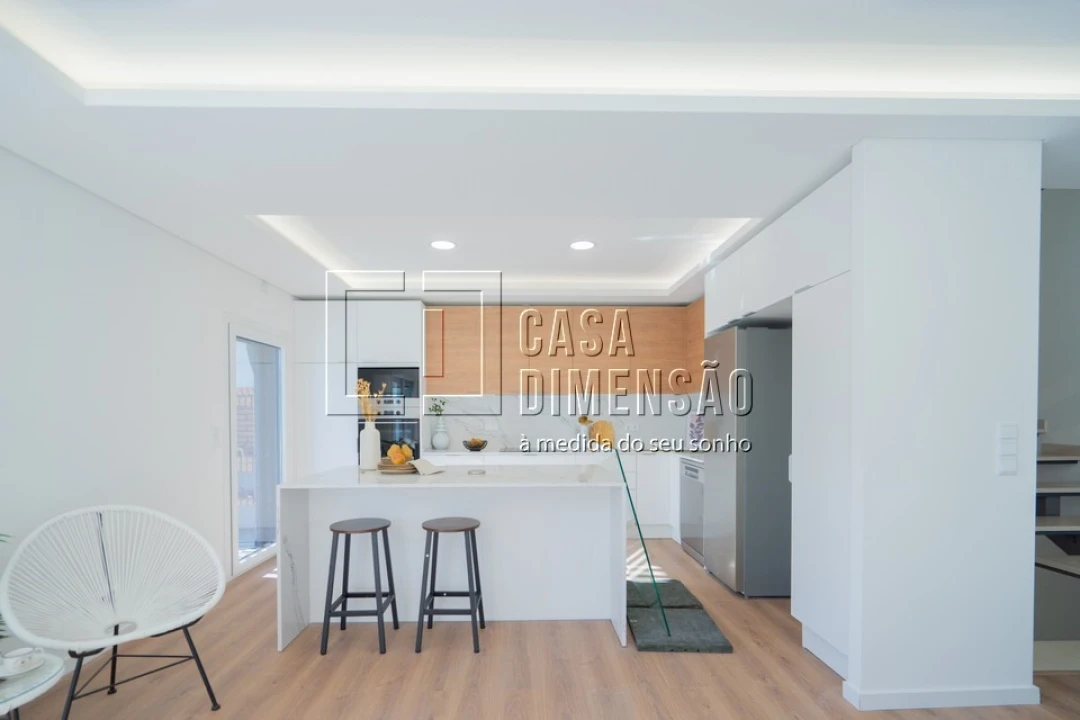 Moradia T4 para Venda em Laranjeiro e Feijó Foto 20