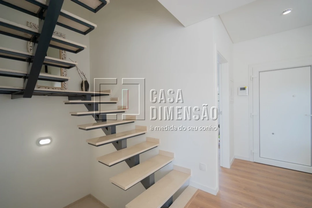 Moradia T4 para Venda em Laranjeiro e Feijó Foto 40