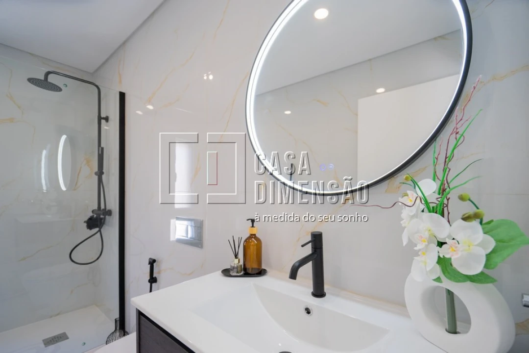 Moradia T4 para Venda em Laranjeiro e Feijó Foto 51