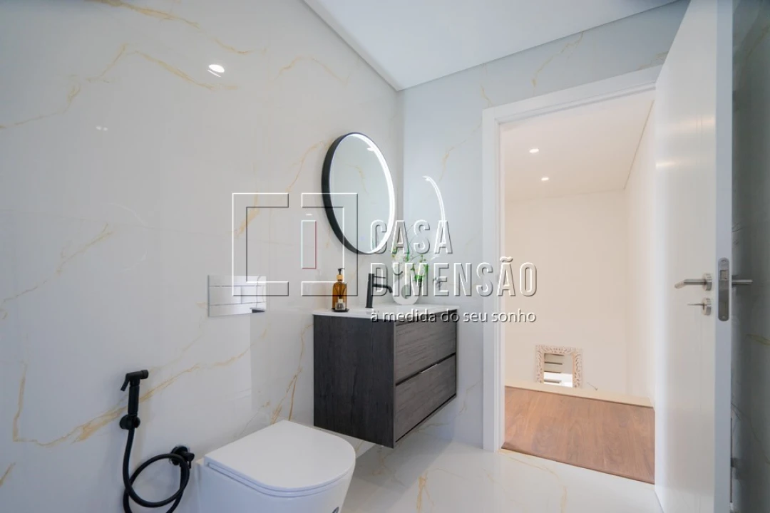 Moradia T4 para Venda em Laranjeiro e Feijó Foto 54