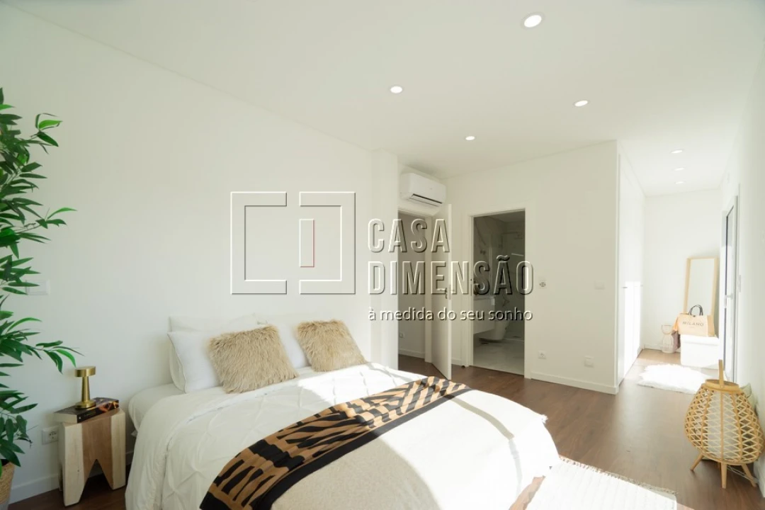 Moradia T4 para Venda em Laranjeiro e Feijó Foto 58