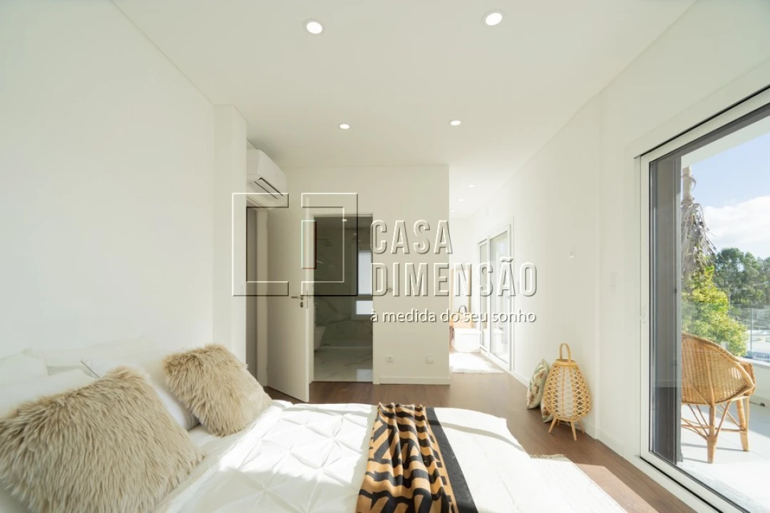 Moradia T4 para Venda em Laranjeiro e Feijó Foto 59