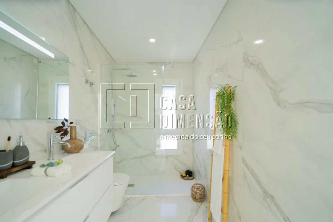 Moradia T4 para Venda em Laranjeiro e Feijó Foto 63