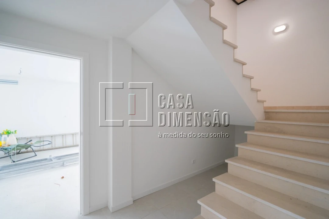 Moradia T4 para Venda em Laranjeiro e Feijó Foto 72