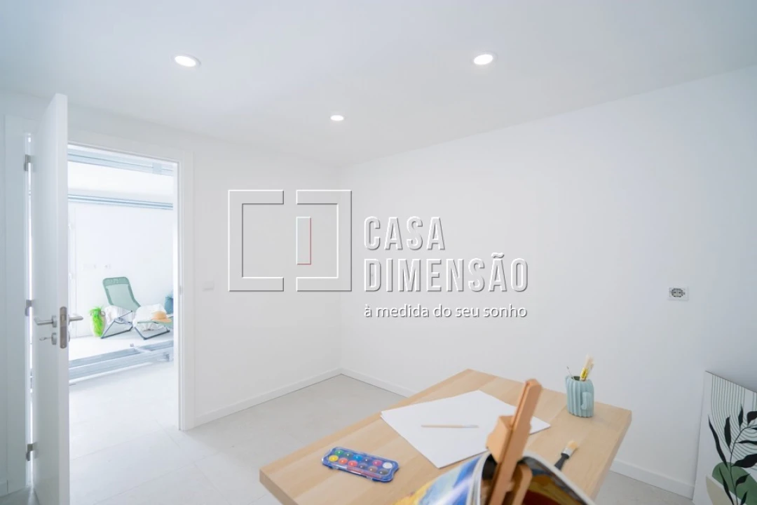 Moradia T4 para Venda em Laranjeiro e Feijó Foto 76