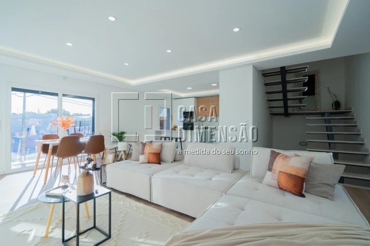 Moradia T4 para Venda em Laranjeiro e Feijó Foto 10