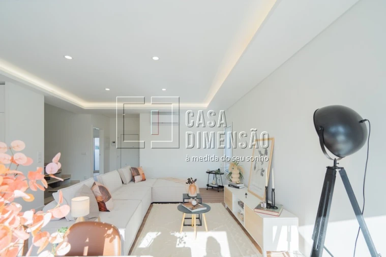 Moradia T4 para Venda em Laranjeiro e Feijó Foto 14