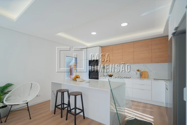 Moradia T4 para Venda em Laranjeiro e Feijó Foto 21