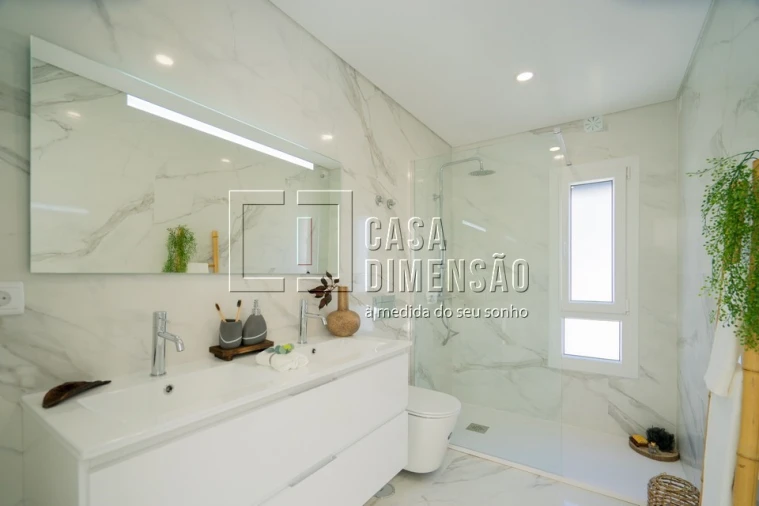 Moradia T4 para Venda em Laranjeiro e Feijó Foto 61