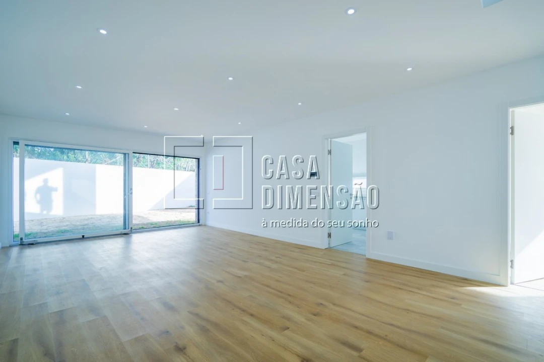 Moradia T4 para Venda em Charneca de Caparica e Sobreda Foto 4