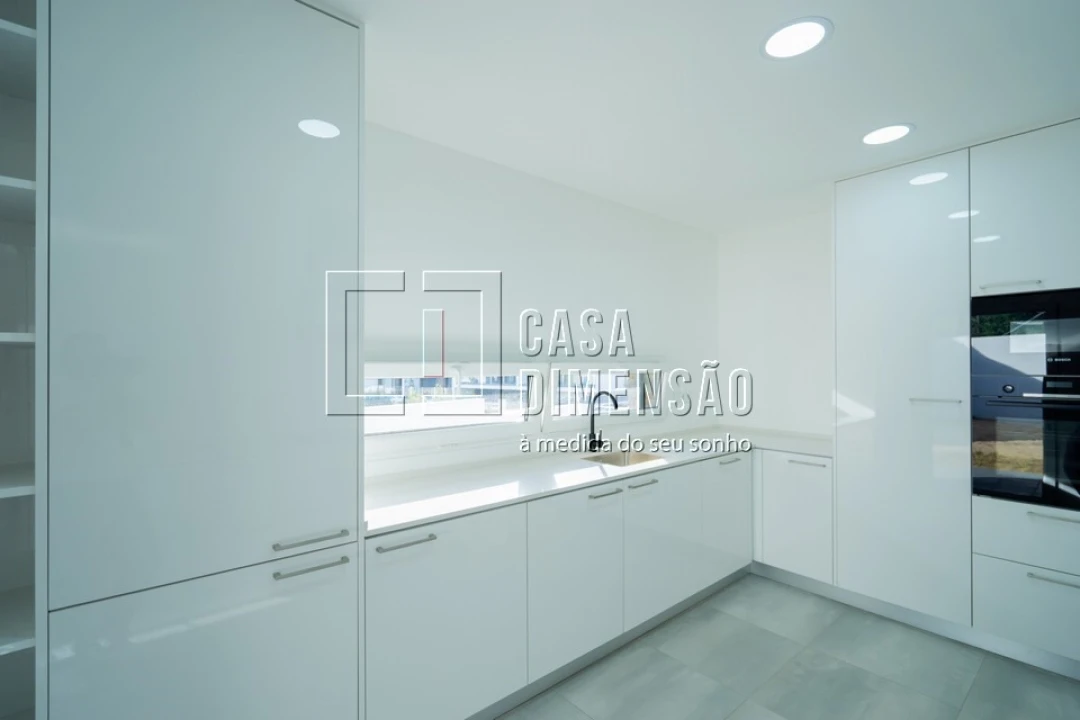 Moradia T4 para Venda em Charneca de Caparica e Sobreda Foto 15