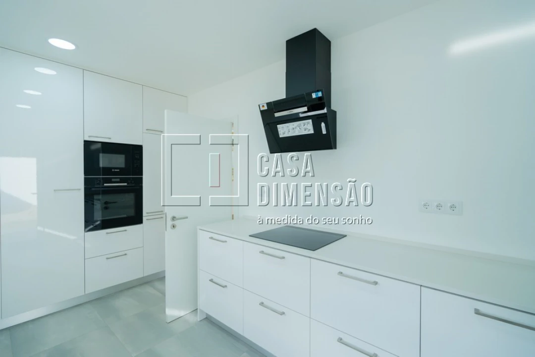 Moradia T4 para Venda em Charneca de Caparica e Sobreda Foto 16