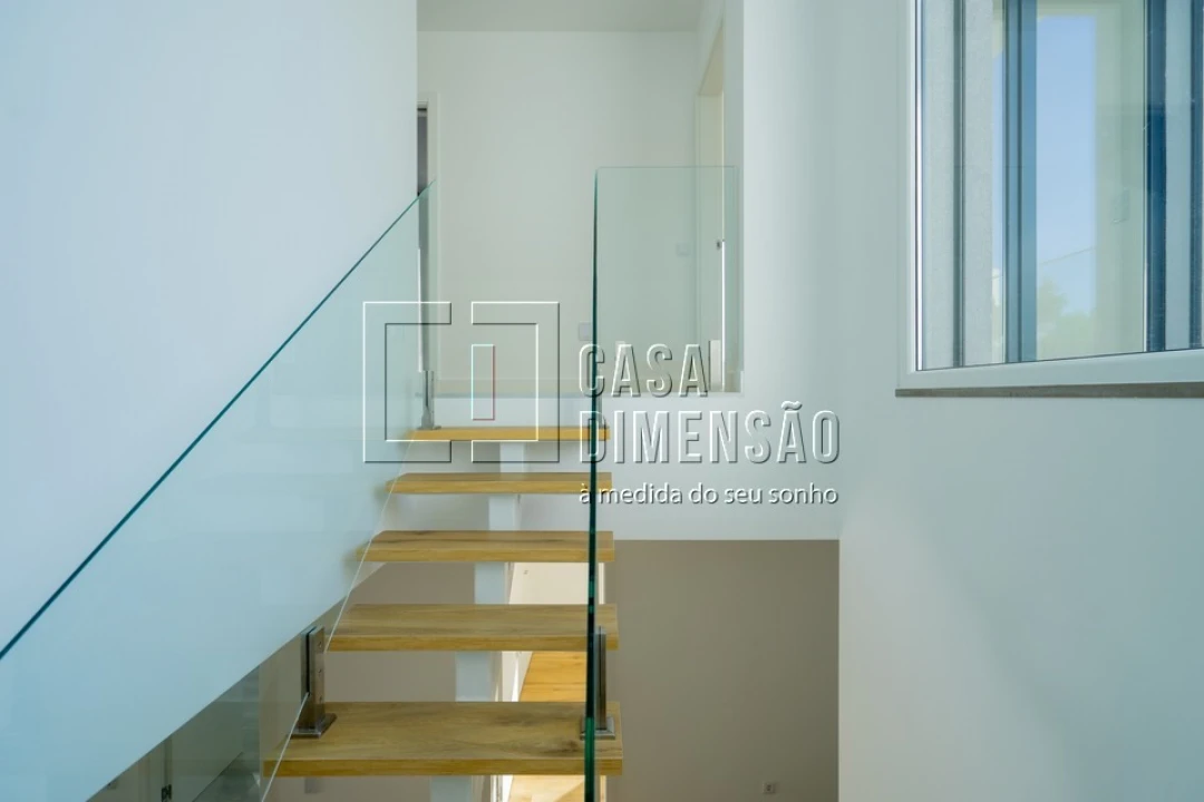 Moradia T4 para Venda em Charneca de Caparica e Sobreda Foto 23