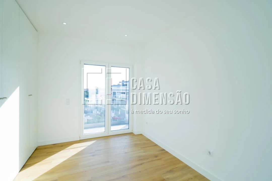 Moradia T4 para Venda em Charneca de Caparica e Sobreda Foto 26