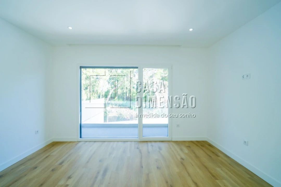 Moradia T4 para Venda em Charneca de Caparica e Sobreda Foto 42
