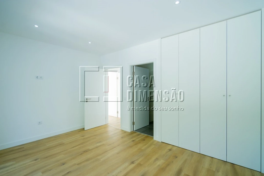 Moradia T4 para Venda em Charneca de Caparica e Sobreda Foto 45