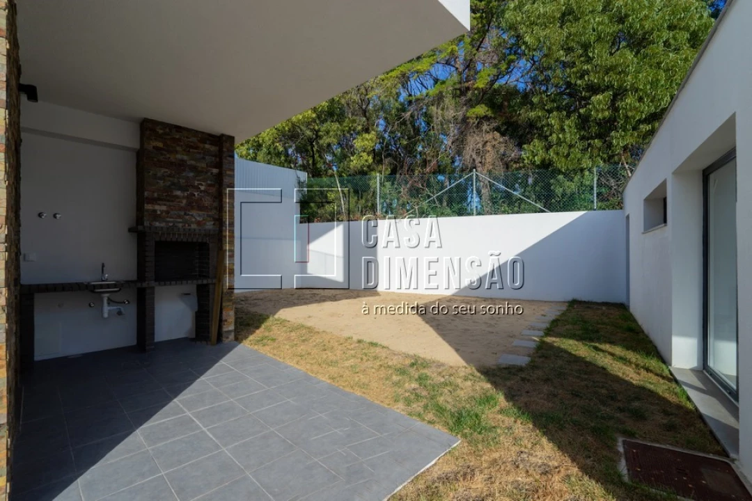 Moradia T4 para Venda em Charneca de Caparica e Sobreda Foto 64