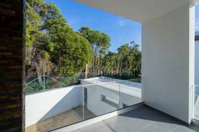 Moradia T4 para Venda em Charneca de Caparica e Sobreda
