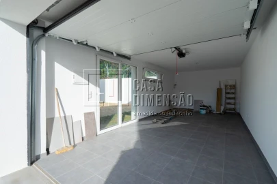 Moradia T4 para Venda em Charneca de Caparica e Sobreda