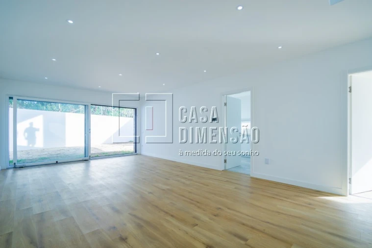 Moradia T4 para Venda em Charneca de Caparica e Sobreda Foto 4