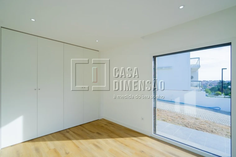 Moradia T4 para Venda em Charneca de Caparica e Sobreda Foto 19