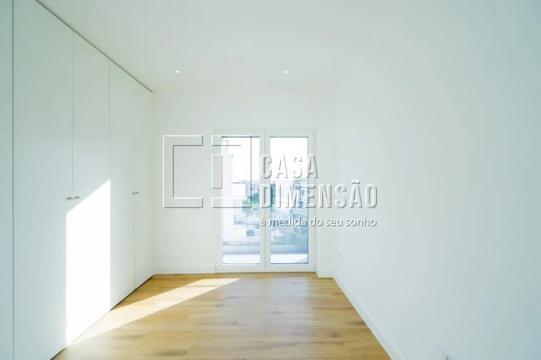 Moradia T4 para Venda em Charneca de Caparica e Sobreda Foto 27