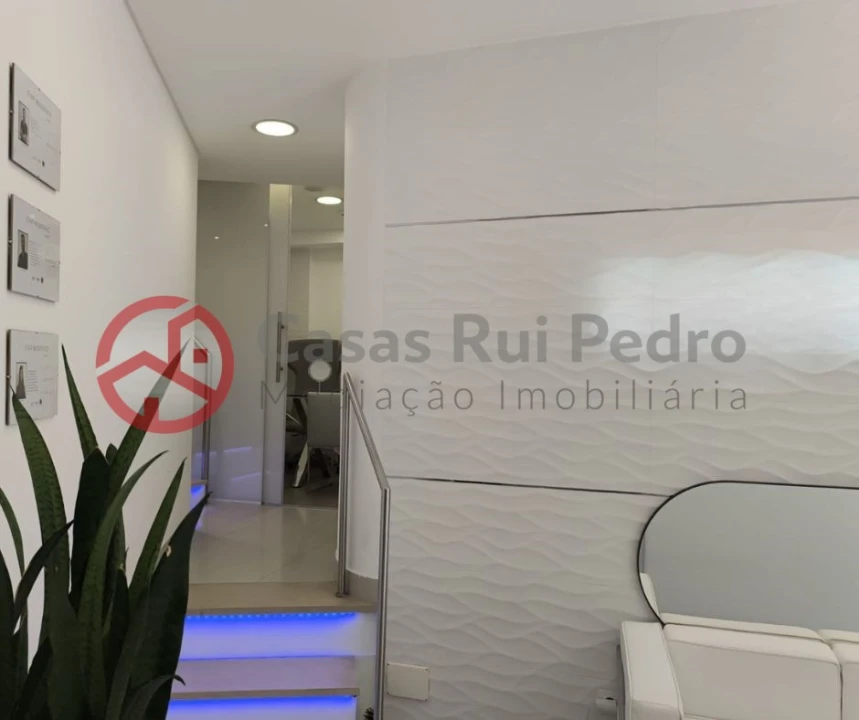 Loja para Cedência de Quotas em Arroios Foto 7