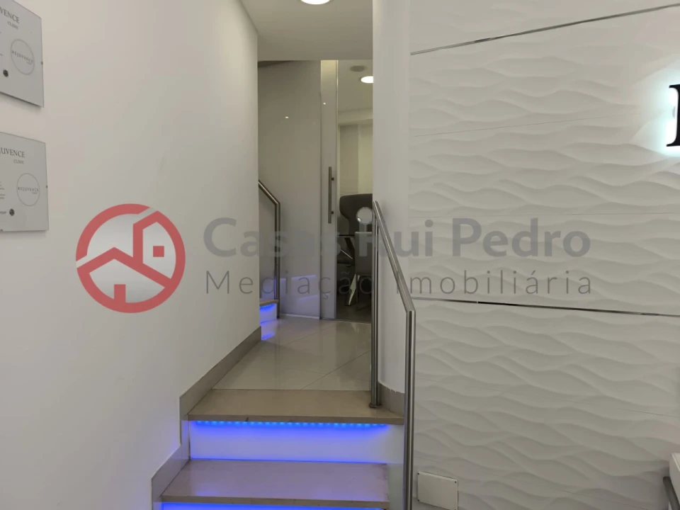 Loja para Cedência de Quotas em Arroios Foto 9