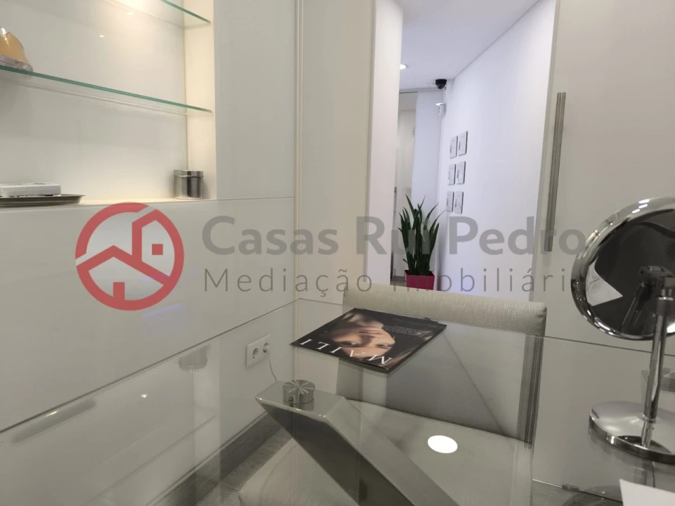Loja para Cedência de Quotas em Arroios Foto 22