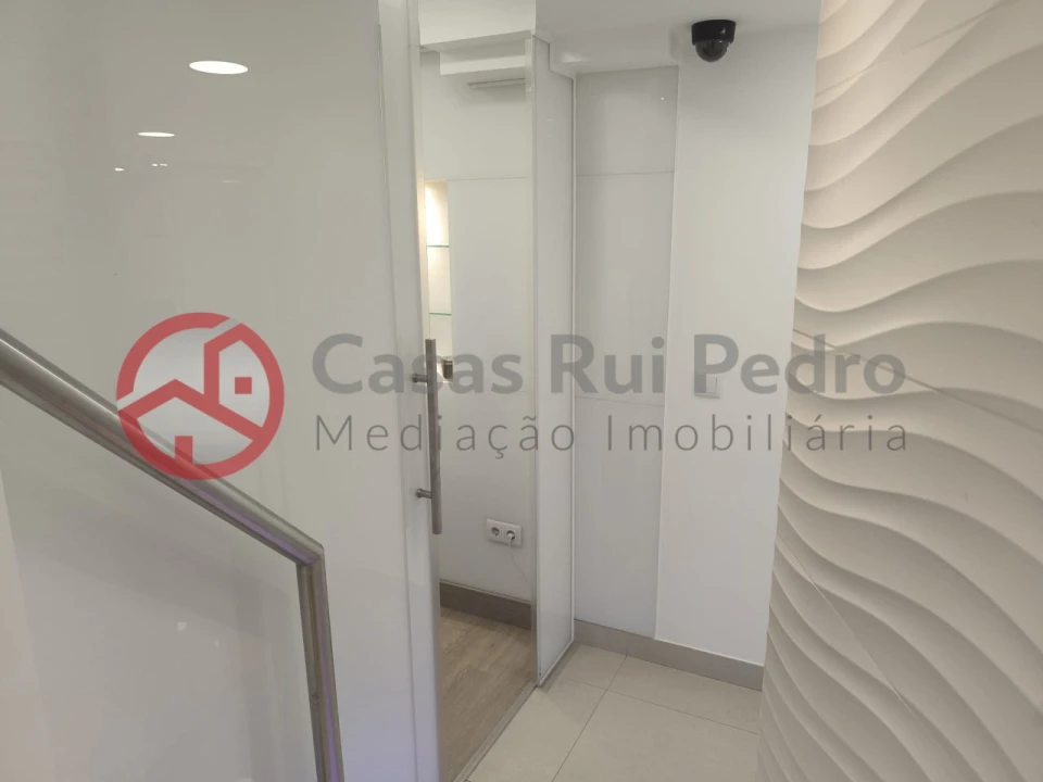 Loja para Cedência de Quotas em Arroios Foto 25