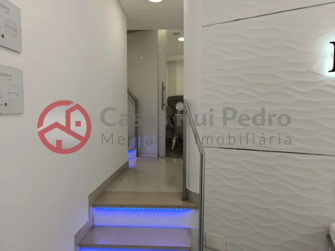 Loja para Cedência de Quotas em Arroios Foto 9