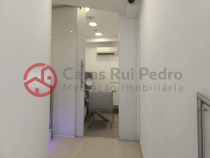Loja para Cedência de Quotas em Arroios Foto 21