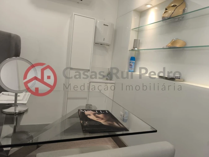 Loja para Cedência de Quotas em Arroios Foto 23