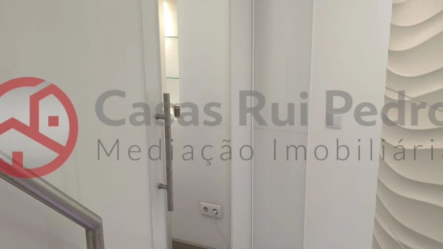 Loja para Cedência de Quotas em Arroios