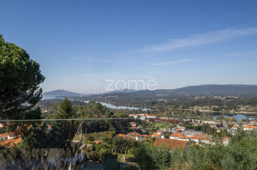 Terreno para Venda em Vila Nova de Cerveira e Lovelhe Foto 3