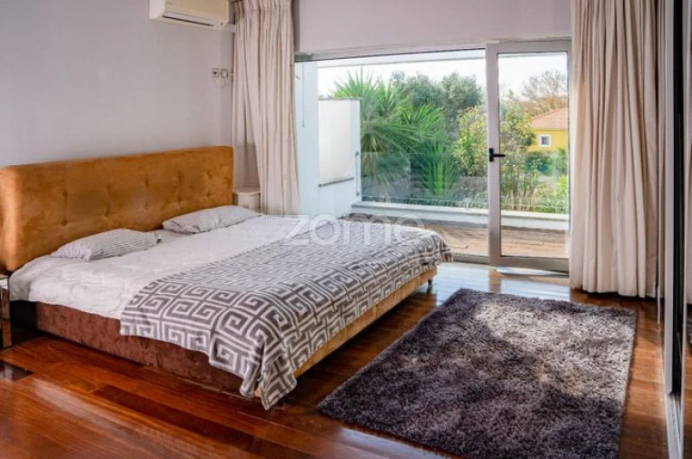 Moradia T4 para Arrendamento em Santa Maria e São Miguel, São Martinho, São Pedro Penaferrim Foto 24